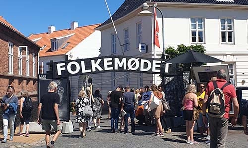 Folkemødet indgang